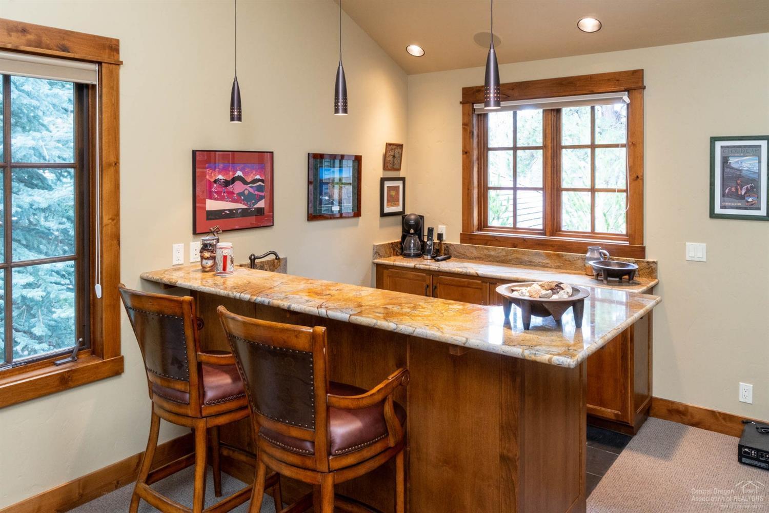 Broken Top - Residential