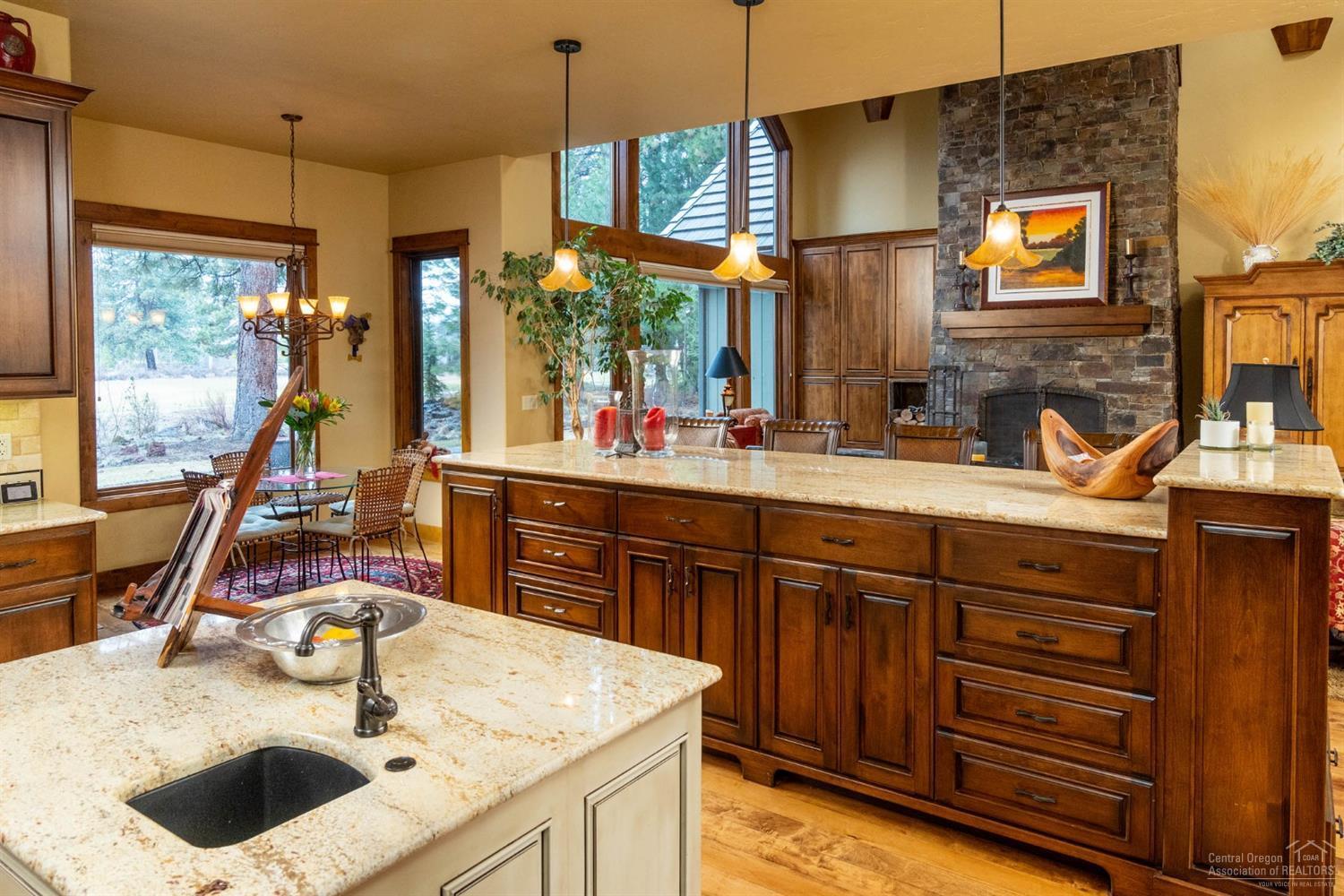 Broken Top - Residential