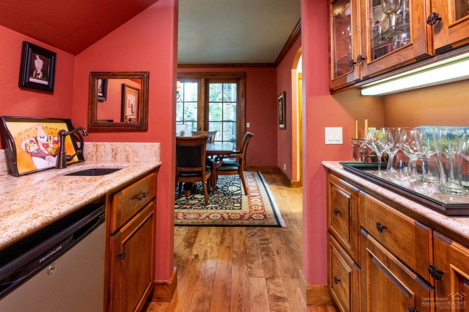 Broken Top - Residential