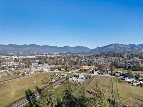 Tiny photo for 2142 SW Allen Creek Road, Grants Pass, OR 97527 (MLS # 220214374)
