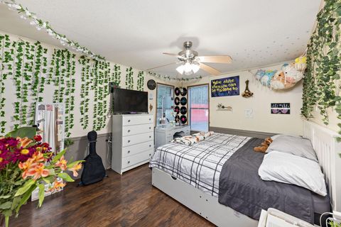 Tiny photo for 2142 SW Allen Creek Road, Grants Pass, OR 97527 (MLS # 220214374)