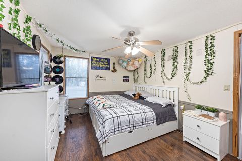 Tiny photo for 2142 SW Allen Creek Road, Grants Pass, OR 97527 (MLS # 220214374)