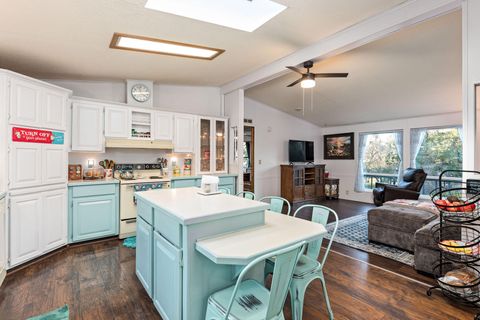 Tiny photo for 2142 SW Allen Creek Road, Grants Pass, OR 97527 (MLS # 220214374)