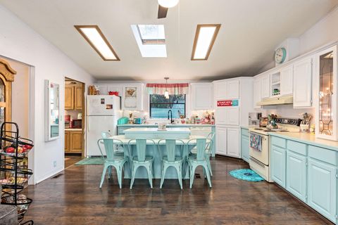 Tiny photo for 2142 SW Allen Creek Road, Grants Pass, OR 97527 (MLS # 220214374)