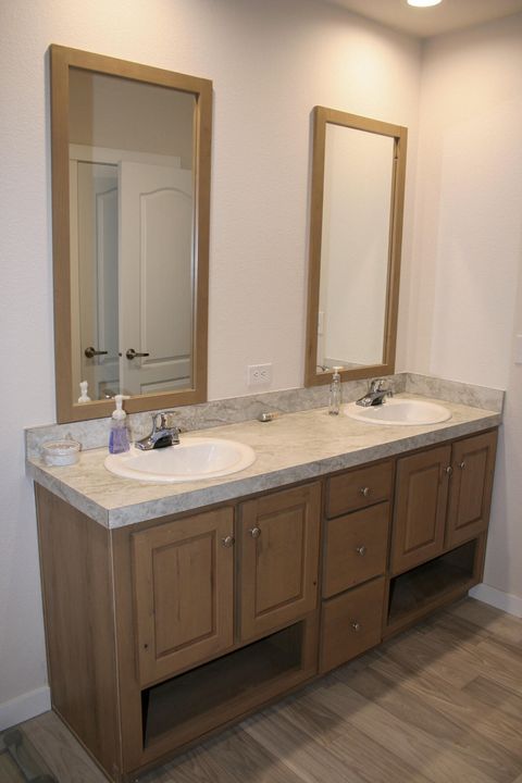 Tiny photo for 5846 Bufflehead Drive, Bonanza, OR 97623 (MLS # 220211646)