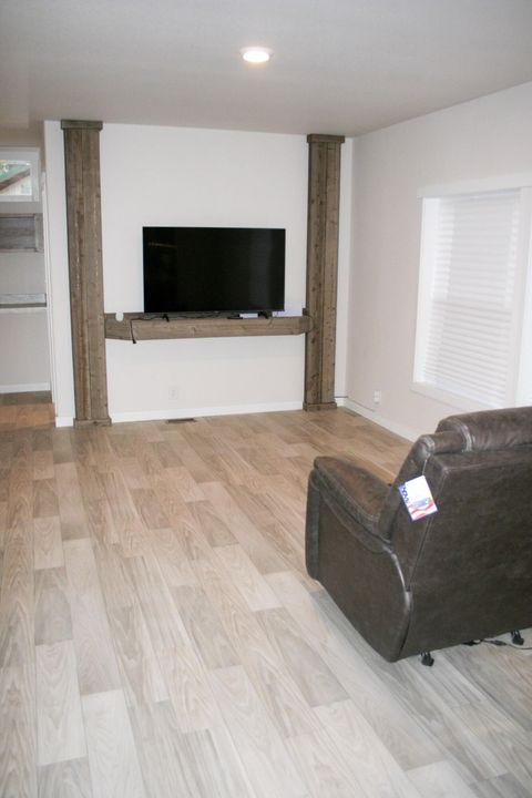 Tiny photo for 5846 Bufflehead Drive, Bonanza, OR 97623 (MLS # 220211646)