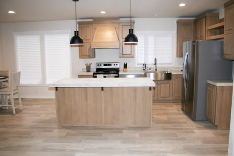 Tiny photo for 5846 Bufflehead Drive, Bonanza, OR 97623 (MLS # 220211646)