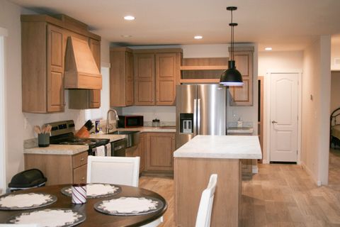 Tiny photo for 5846 Bufflehead Drive, Bonanza, OR 97623 (MLS # 220211646)