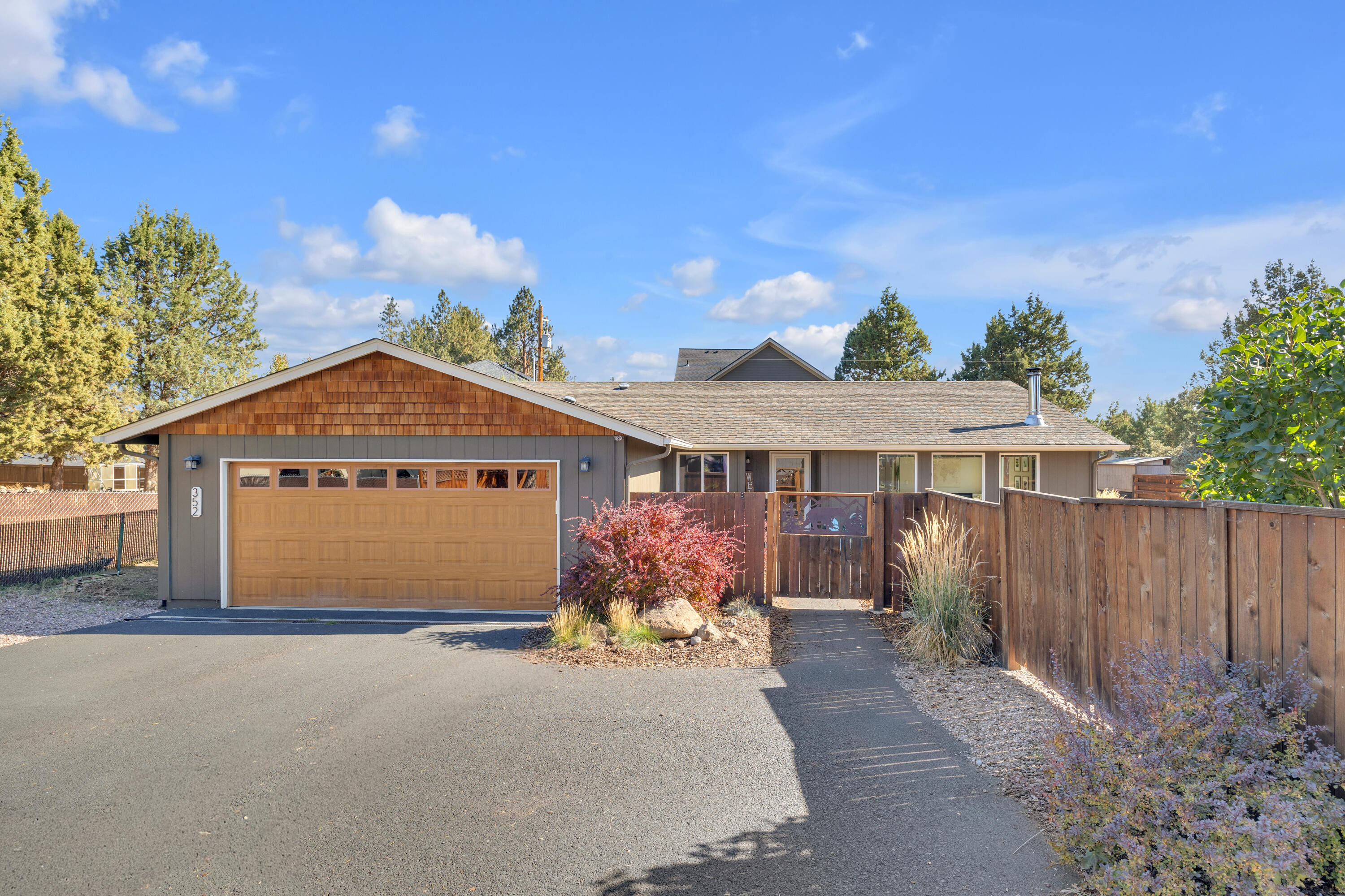 Edge O The Pines - Residential