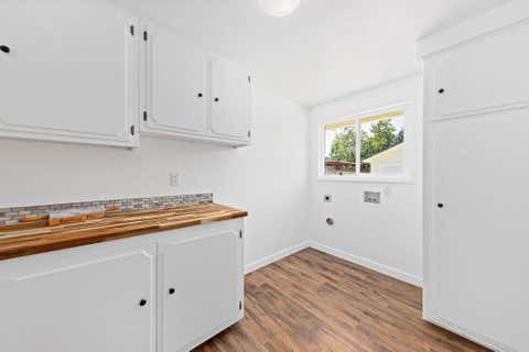 Tiny photo for 2040 Hamilton Lane SW, Grants Pass, OR 97527 (MLS # 220224043)