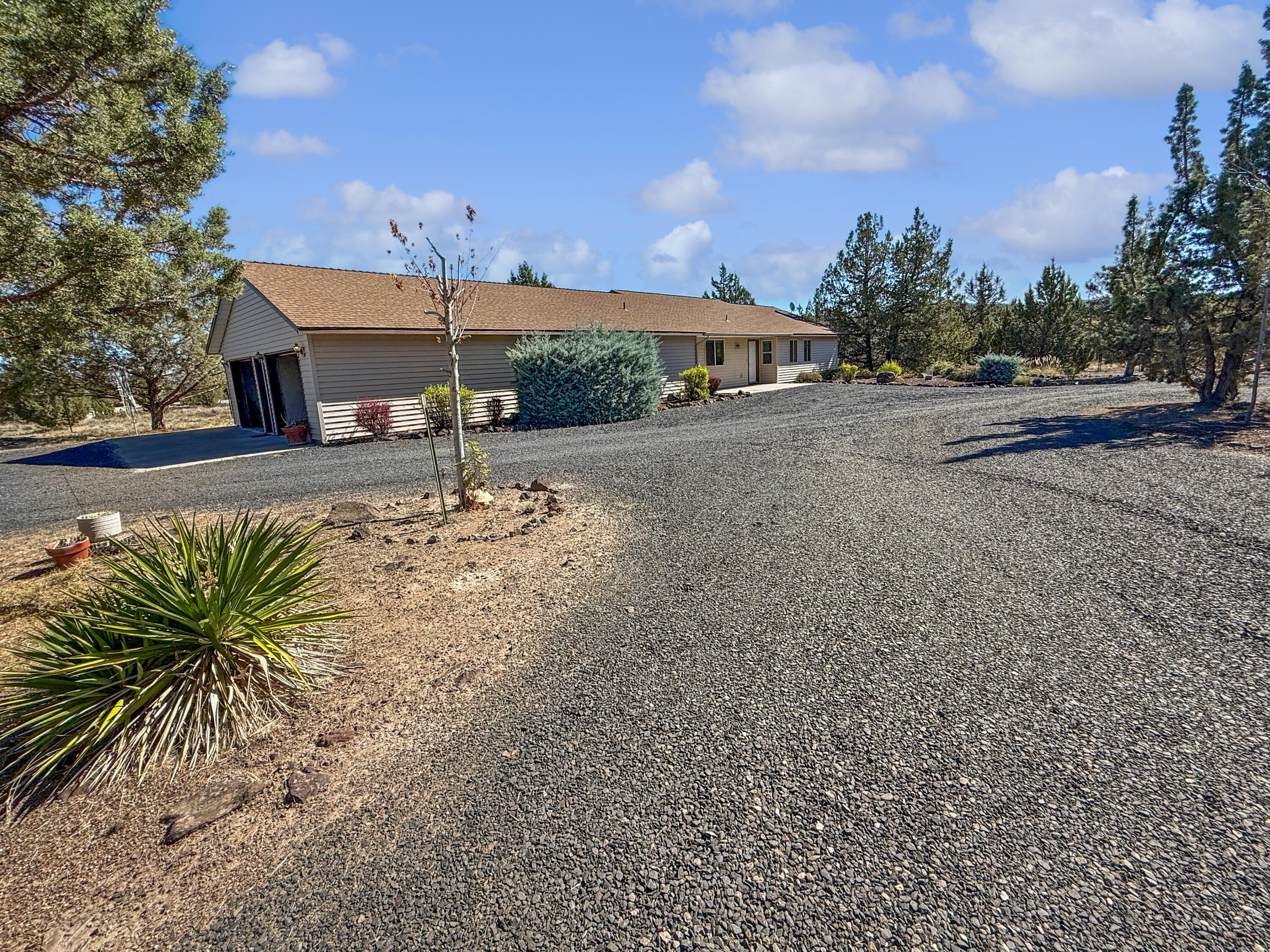 6833 SE Raven Hill Court