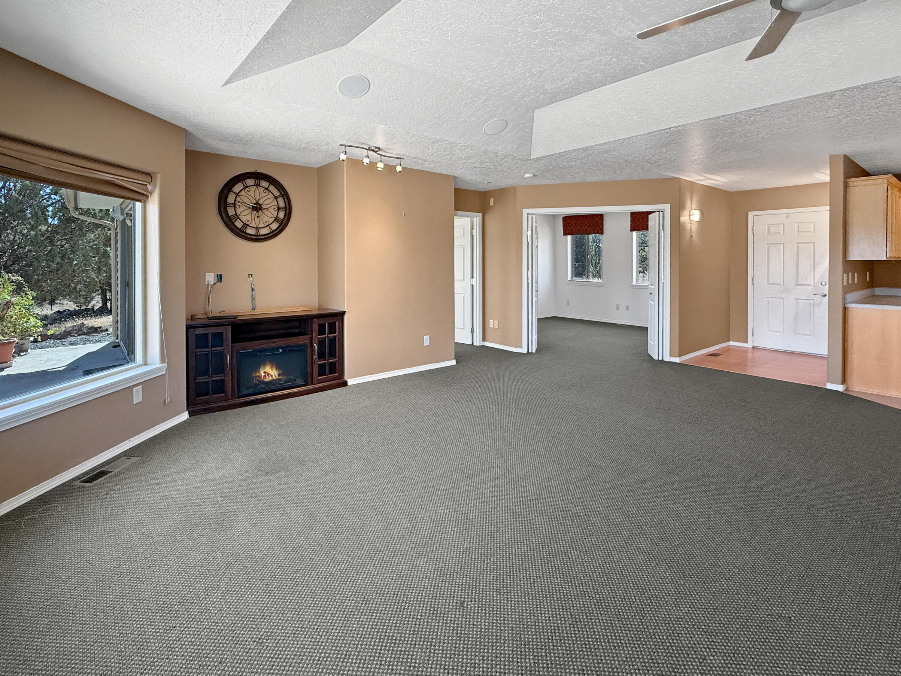 6833 SE Raven Hill Court