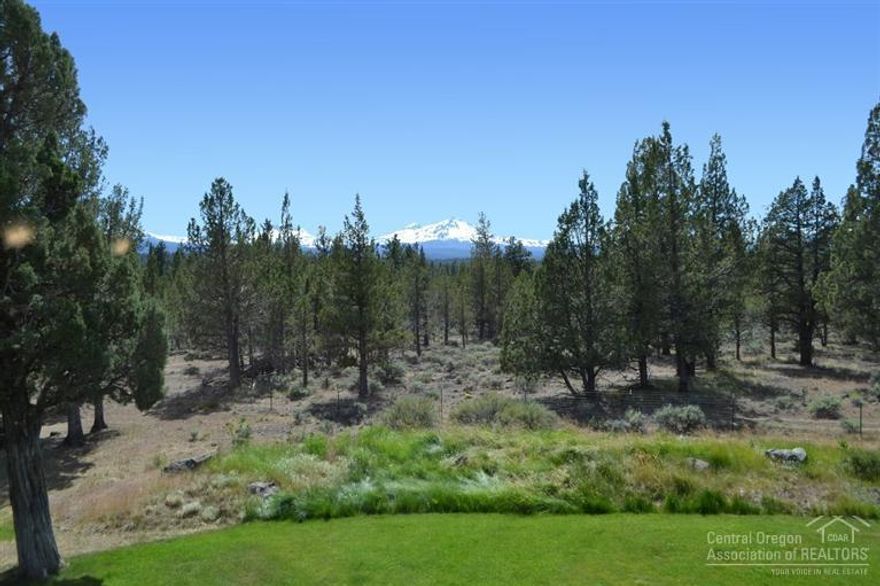 One of a kind estate! 3,648sf custom home sits on a ridge top overlooking 27 acres with mountain views and 14 acres of pasture! Irrigation rights delivered under pressure! Secluded end-of-road setting in the desirable Cloverdale area, rich with wildlife and both mountain and pastoral views. Paved driveway and country lane. First time on the market.