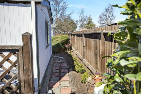 Tiny photo for 4624 S Pacific Hwy Hwy #23, Phoenix, OR 97535 (MLS # 220217722)