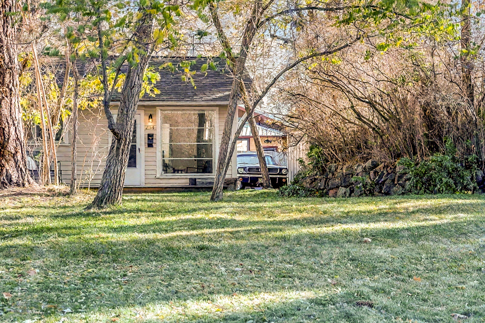 254 NW Congress Street