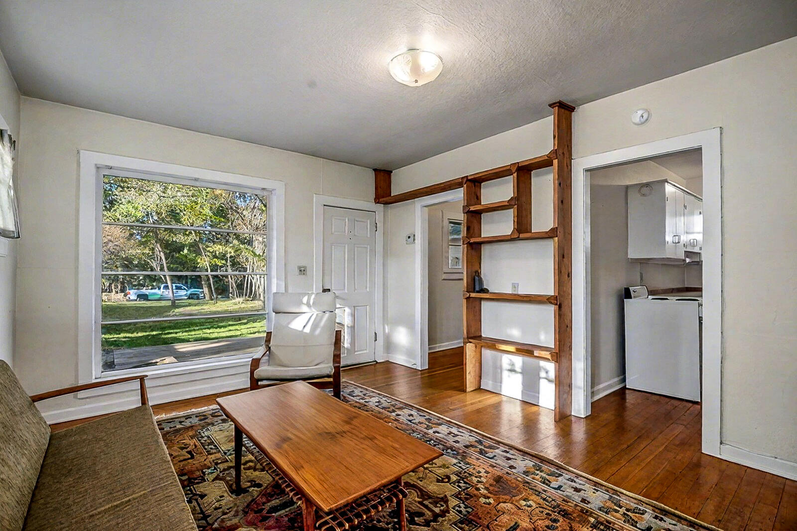 254 NW Congress Street