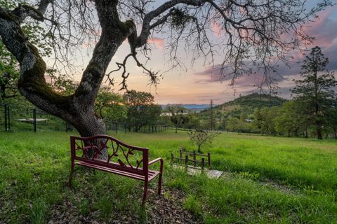 Tiny photo for 3850 E Antelope Road, Eagle Point, OR 97524 (MLS # 220219780)