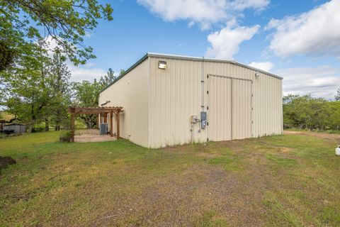 Tiny photo for 3850 E Antelope Road, Eagle Point, OR 97524 (MLS # 220219780)