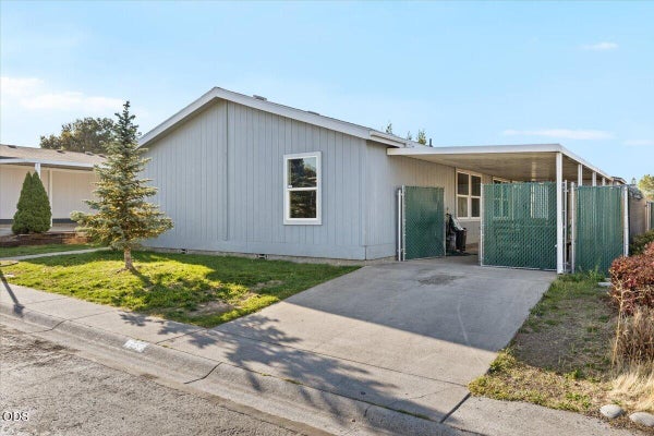 2318 LARA LN, CENTRAL POINT, OR 97502 - Image 6bf775a3a8cd9fa3c580a068be8c00cc/856431087