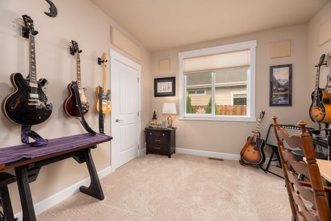 Tiny photo for 1636 NE Hudspeth Road, Prineville, OR 97754 (MLS # 220217733)