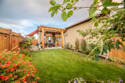 Tiny photo for 1636 NE Hudspeth Road, Prineville, OR 97754 (MLS # 220217733)