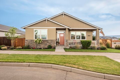 Photo of 1636 NE Hudspeth Road, Prineville, OR 97754 (MLS # 220217733)