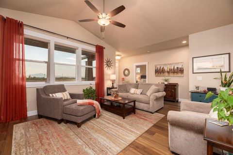 Tiny photo for 1636 NE Hudspeth Road, Prineville, OR 97754 (MLS # 220217733)