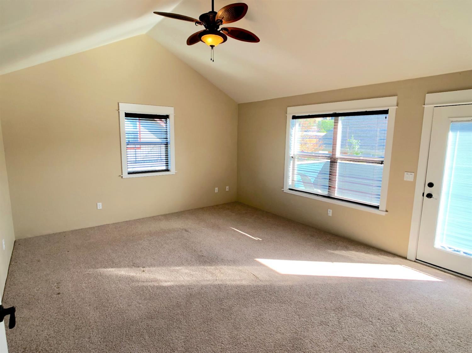 Kamerin Springs - Residential