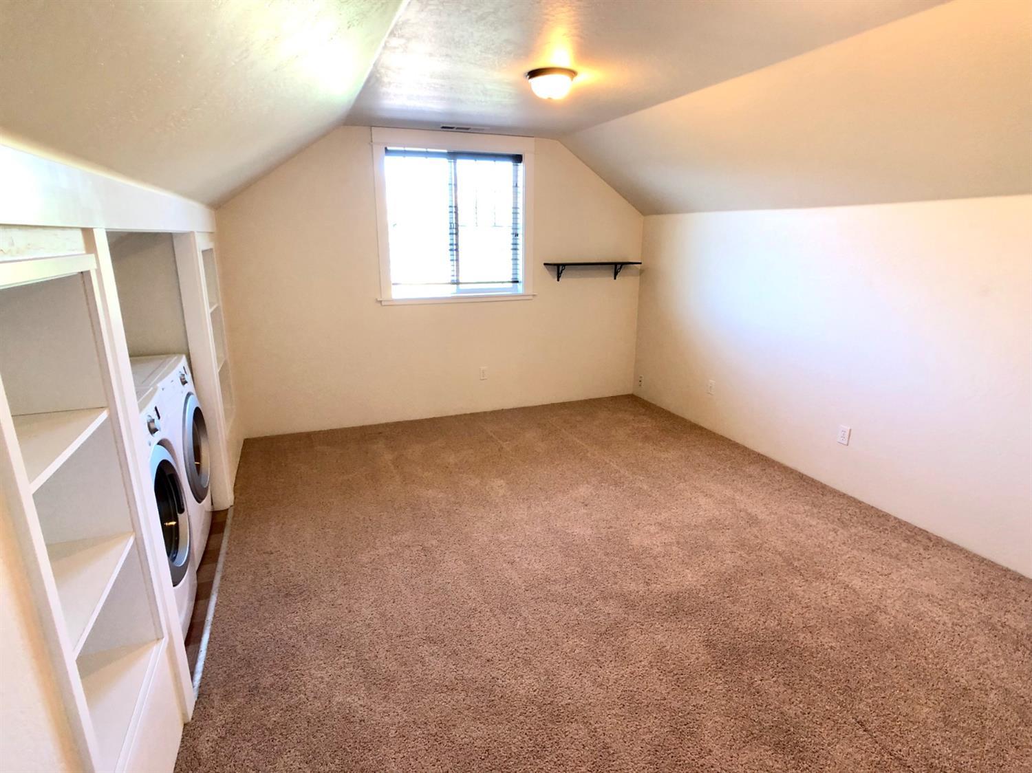 Kamerin Springs - Residential