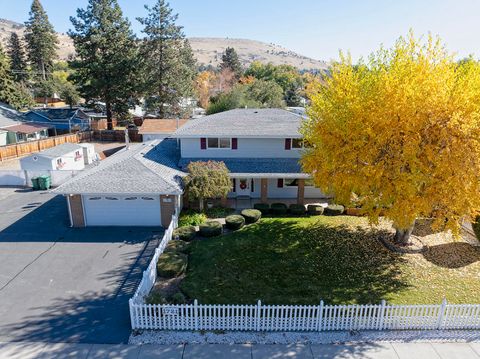 Tiny photo for 1721 Homedale Road, Klamath Falls, OR 97603 (MLS # 220211002)