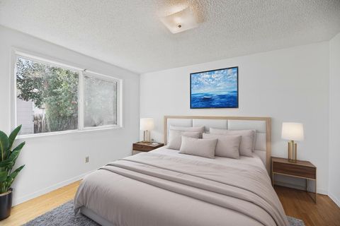 Tiny photo for 1721 Homedale Road, Klamath Falls, OR 97603 (MLS # 220211002)