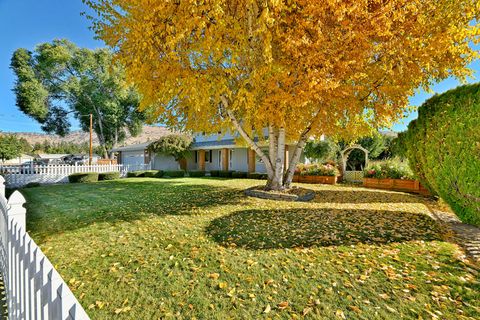 Tiny photo for 1721 Homedale Road, Klamath Falls, OR 97603 (MLS # 220211002)