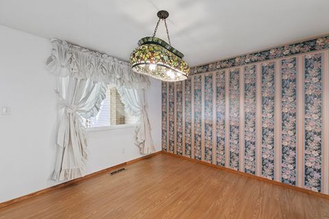 Tiny photo for 1721 Homedale Road, Klamath Falls, OR 97603 (MLS # 220211002)