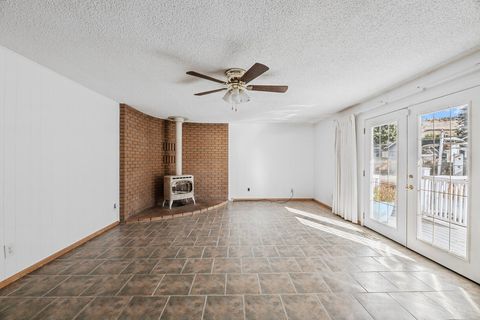 Tiny photo for 1721 Homedale Road, Klamath Falls, OR 97603 (MLS # 220211002)