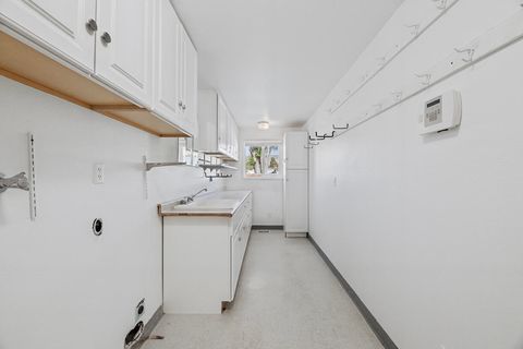 Tiny photo for 1721 Homedale Road, Klamath Falls, OR 97603 (MLS # 220211002)