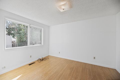 Tiny photo for 1721 Homedale Road, Klamath Falls, OR 97603 (MLS # 220211002)