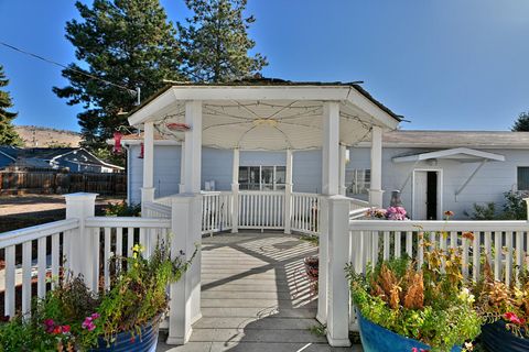 Tiny photo for 1721 Homedale Road, Klamath Falls, OR 97603 (MLS # 220211002)