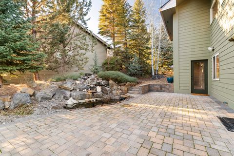 Tiny photo for 1895 Murrelet Drive, Redmond, OR 97756 (MLS # 220213870)