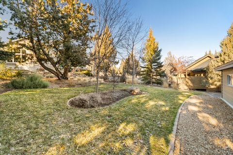 Tiny photo for 1895 Murrelet Drive, Redmond, OR 97756 (MLS # 220213870)