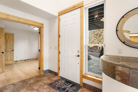 Tiny photo for 1895 Murrelet Drive, Redmond, OR 97756 (MLS # 220213870)