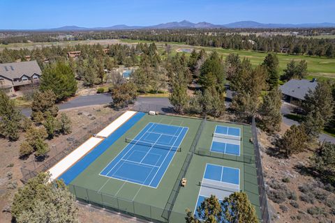 Tiny photo for 1895 Murrelet Drive, Redmond, OR 97756 (MLS # 220213870)