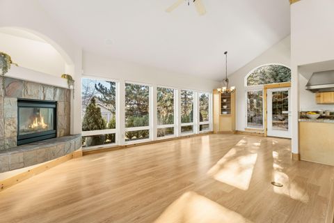 Tiny photo for 1895 Murrelet Drive, Redmond, OR 97756 (MLS # 220213870)