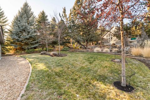 Tiny photo for 1895 Murrelet Drive, Redmond, OR 97756 (MLS # 220213870)