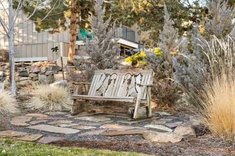 Tiny photo for 1895 Murrelet Drive, Redmond, OR 97756 (MLS # 220213870)