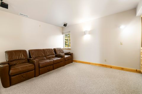 Tiny photo for 1895 Murrelet Drive, Redmond, OR 97756 (MLS # 220213870)