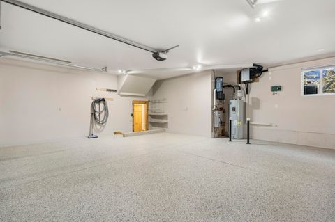 Tiny photo for 1895 Murrelet Drive, Redmond, OR 97756 (MLS # 220213870)