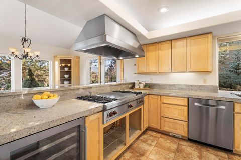 Tiny photo for 1895 Murrelet Drive, Redmond, OR 97756 (MLS # 220213870)