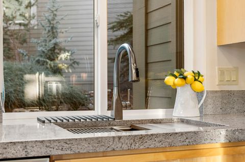 Tiny photo for 1895 Murrelet Drive, Redmond, OR 97756 (MLS # 220213870)