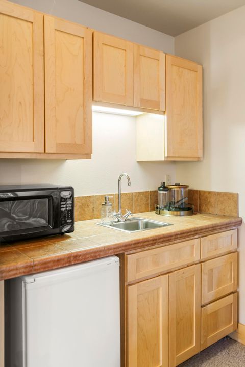 Tiny photo for 1895 Murrelet Drive, Redmond, OR 97756 (MLS # 220213870)