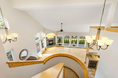 Tiny photo for 1895 Murrelet Drive, Redmond, OR 97756 (MLS # 220213870)